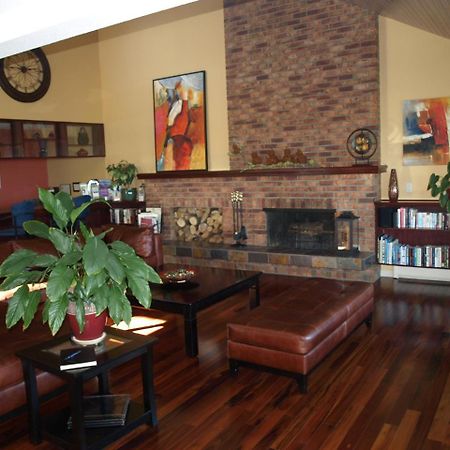 A View Of The Lake B & B West Kelowna Bagian luar foto