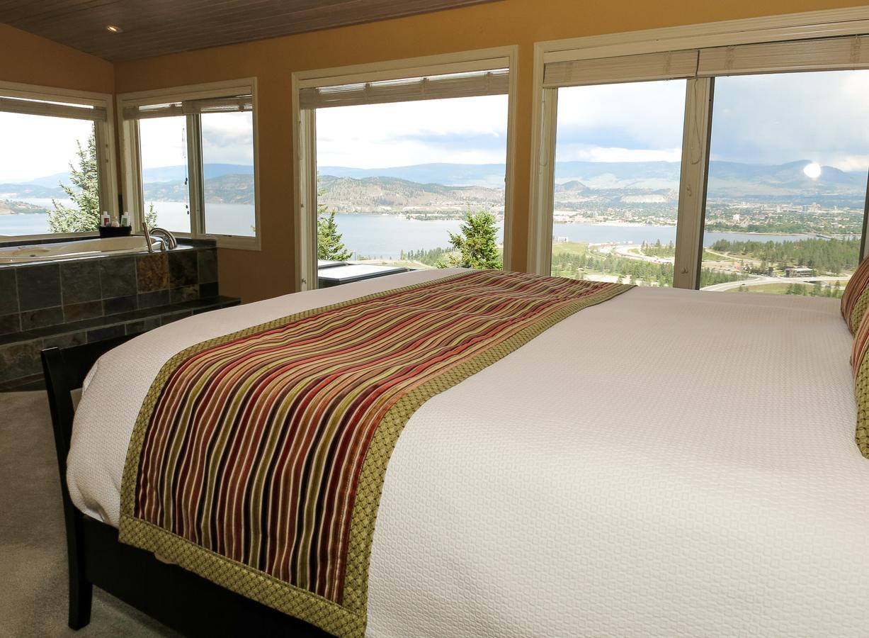 A View Of The Lake B & B West Kelowna Bagian luar foto