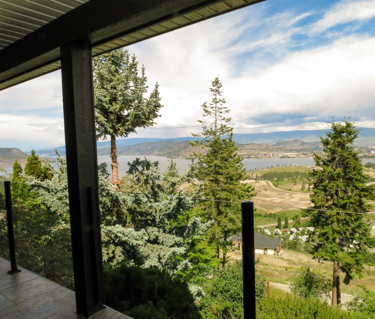 A View Of The Lake B & B West Kelowna Bagian luar foto