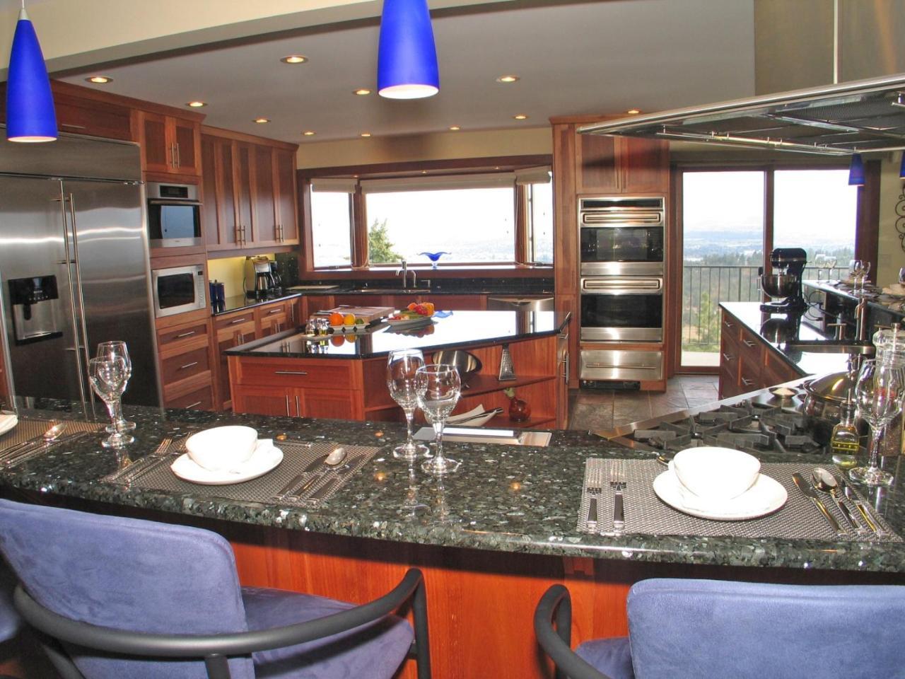 A View Of The Lake B & B West Kelowna Bagian luar foto